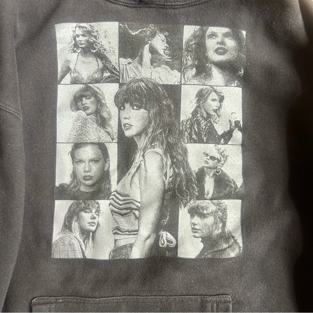 Taylor Swift Black Eras Tour Hoodie M - Picture 2 of 8